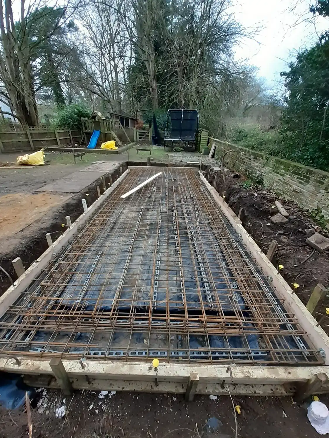 foundation with base
